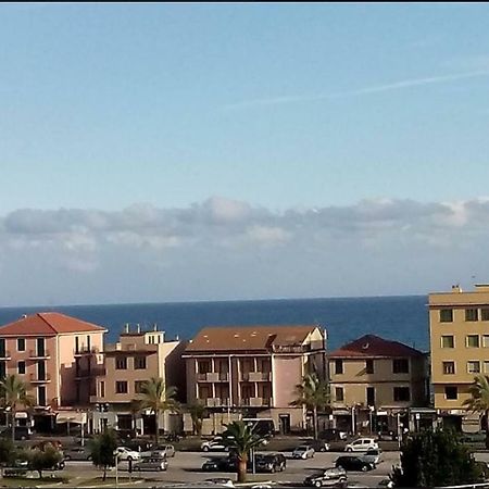 Hotel La Milanese Pietra Ligure Exterior foto