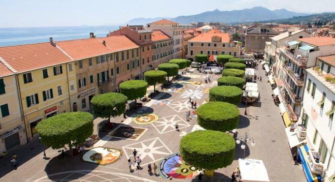 Hotel La Milanese Pietra Ligure Exterior foto